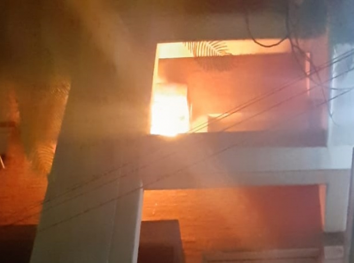Incendio en un departamento de Resistencia: rescataron a un adulto mayor que sufrió quemaduras