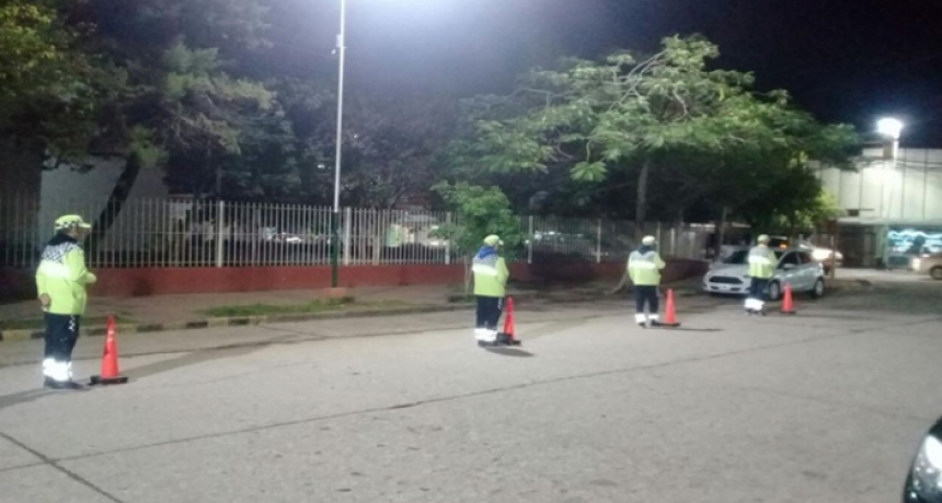 Sáenz Peña: un adolescente intentó evadir un control y chocó a una inspectora