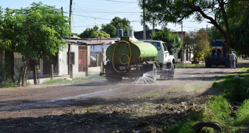 El Municipio de Resistencia realiza trabajos de mejoramiento de calles de tierra