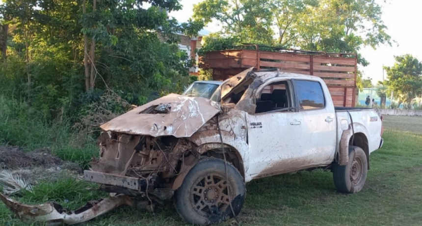 Accidente fatal en Bermejo: chocó contra postes y salió despedido de su camioneta