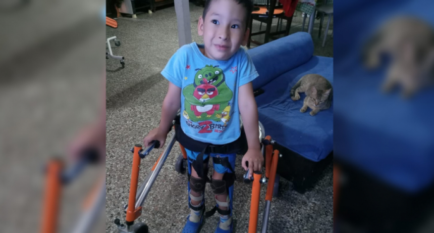 Recaudan fondos para ayudar a Mateo a caminar: necesita recibir un tratamiento en el Garrahan