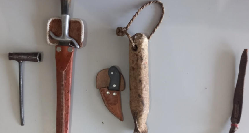 Amenazó a su expareja con un arma blanca y se enfrentó a la Policía con un chicote