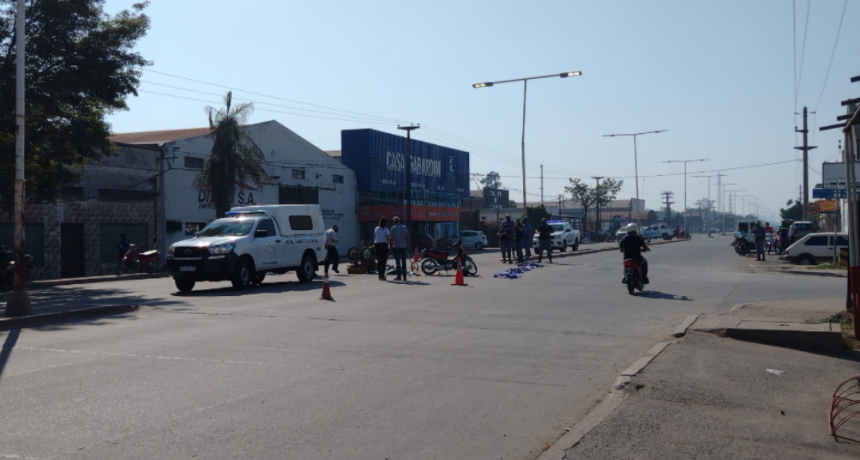 Murió una mujer de 64 años en Av. Alvear tras el choque de dos motos esta mañana