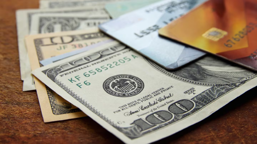 Dólar oficial hoy y dólar blue: a cuánto cotizan este martes 6 de enero