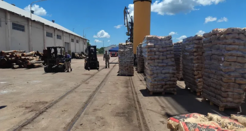 El Puerto de Barranqueras realizó una nueva exportación de carbón vegetal a Brasil