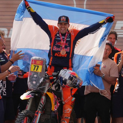 Dakar 2026: Luciano Benavides campe&oacute;n en motos por solo dos segundos