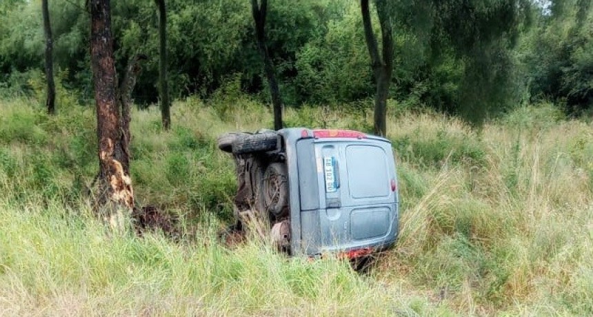 Falleci&oacute; un hombre tras volcar su camioneta en la Ruta Provincial 13