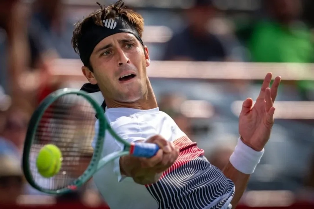 Triunfo de Etcheverry para meterse en la tercera ronda del Abierto de Australia