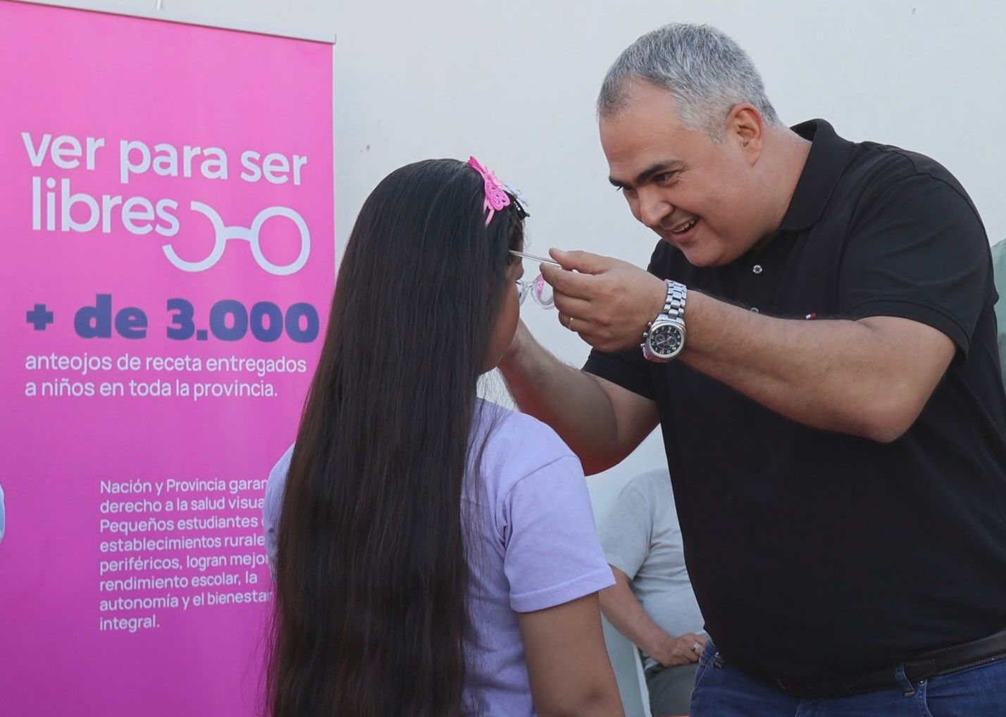 Operativo de entrega de anteojos en Machagai