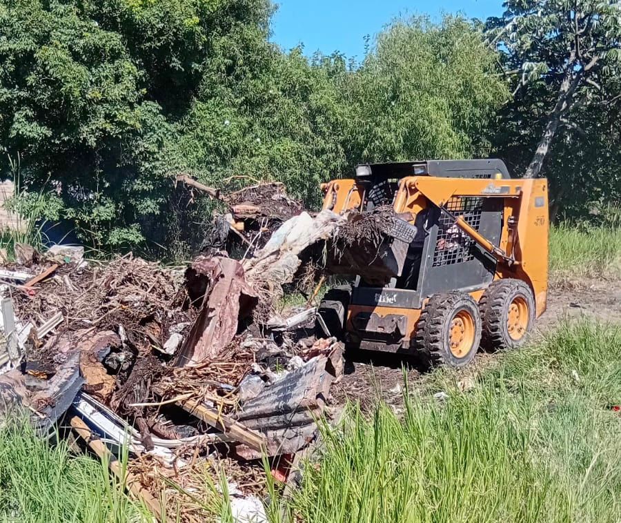 Operativo conjunto para proteger la laguna Villa Chica