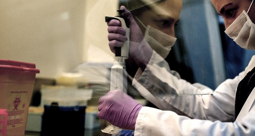 Cient&iacute;ficos brit&aacute;nicos lograron detectar c&aacute;ncer de &uacute;tero con un simple test de orina