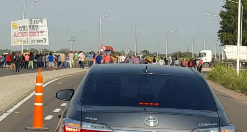 Corte de ruta sobre el acceso a Concepción del Bermejo: manifestantes reclaman planes sociales y viviendas