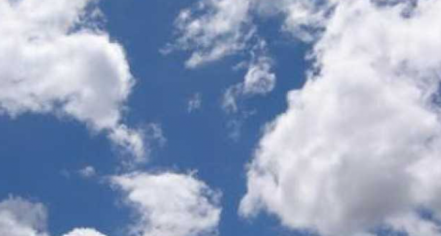 Martes con cielo parcialmente nublado y una máxima de 34 grados