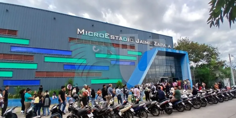 Gran demanda en el operativo de salud que se realiza en el Jaime Zapata