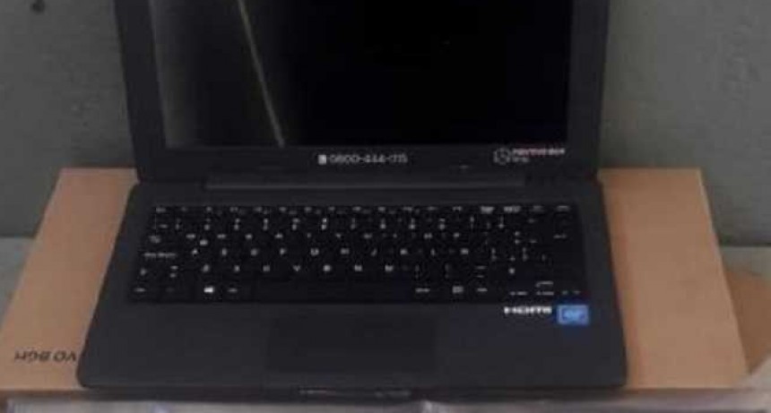 Sustrajo una netbook, pero al ver a la Polic&iacute;a la abandon&oacute; en una plaza