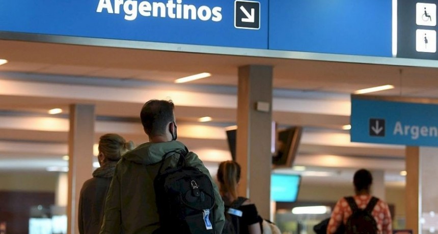 M&aacute;s de 40 egresados porte&ntilde;os volvieron de Canc&uacute;n con Covid-19