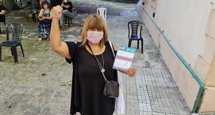 Ya son m&aacute;s de 2 millones las personas vacunadas con la primera dosis