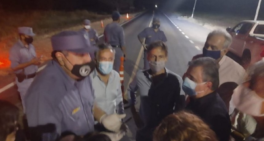 Polic&iacute;as formose&ntilde;os intentaron impedir a diputados de la oposici&oacute;n llegar a Clorinda