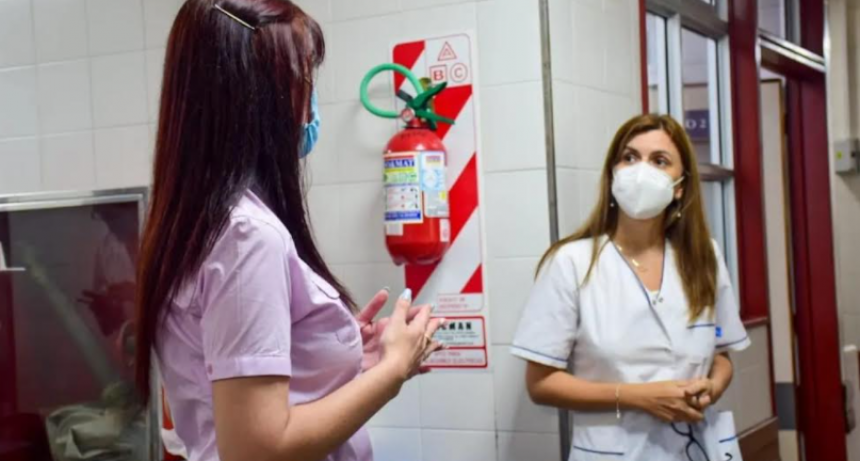 Paola Benítez destacó el trabajo que desempeñan los equipos de los servicios de Nefrología