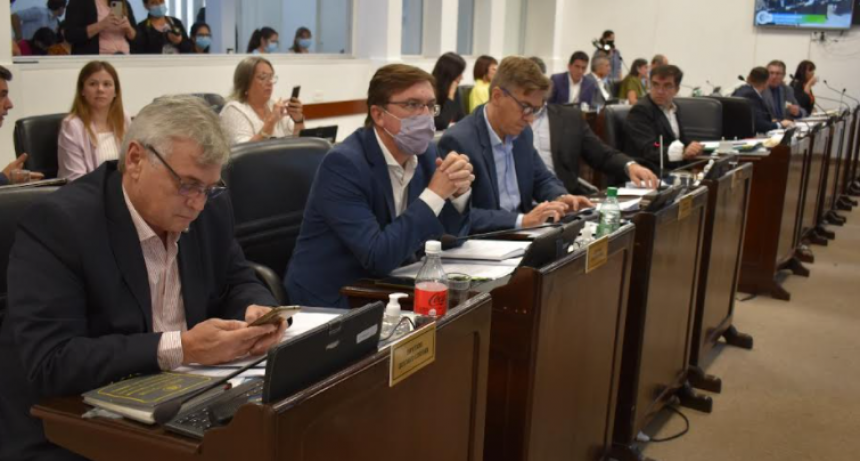 Con 17 votos aprobaron la prórroga de la emergencia económica en la provincia