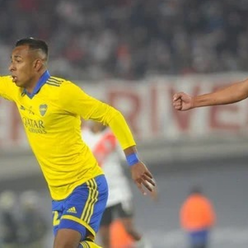 El blooper de Franco Armani y González Pirez le dejó servido el gol a Sebastián Villa en el Superclásico 