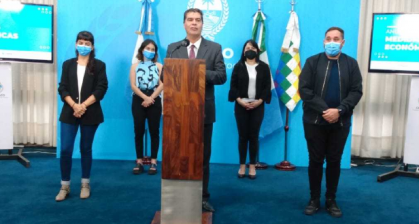 Anuncios de Jorge Capitanich: pago de haberes, aumento de becas y cancelación de deuda con el InSSSeP