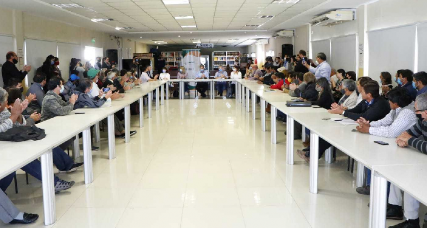 Junto a Consorcios Productivos, el Gobierno avanza en un plan de producción local de alimentos