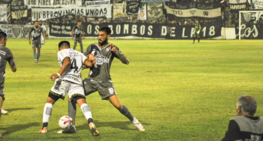 For Ever volvió a empatar, sigue invicto pero resigna puntos de local