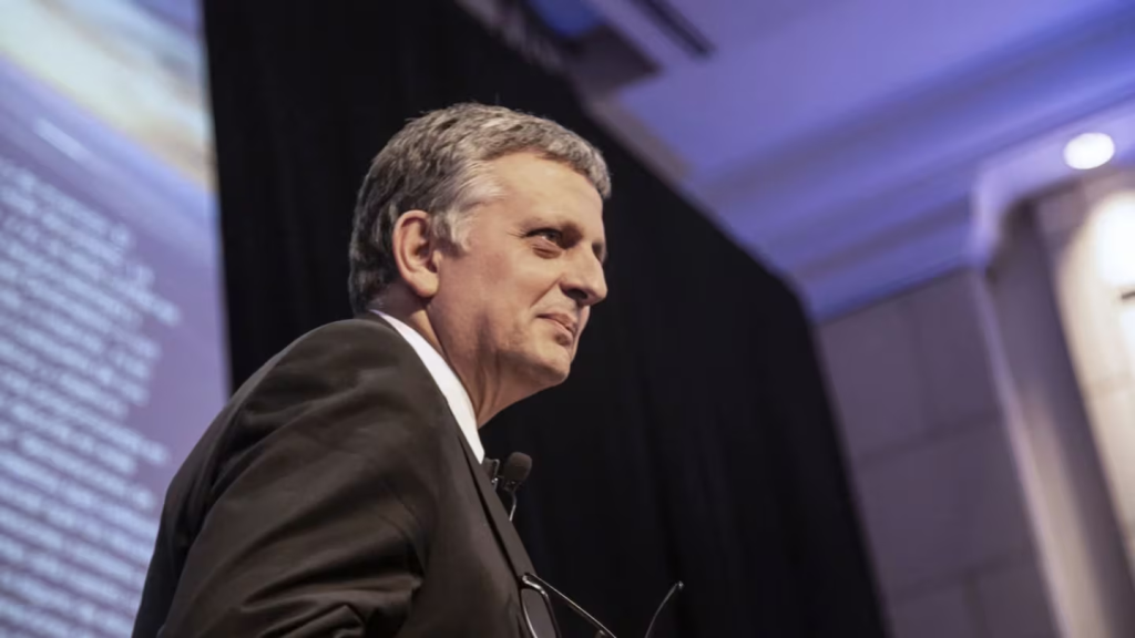 El presidente de YPF afirm&oacute; que &ldquo;no va a haber cimbronazos&rdquo; en el precio de los combustibles"