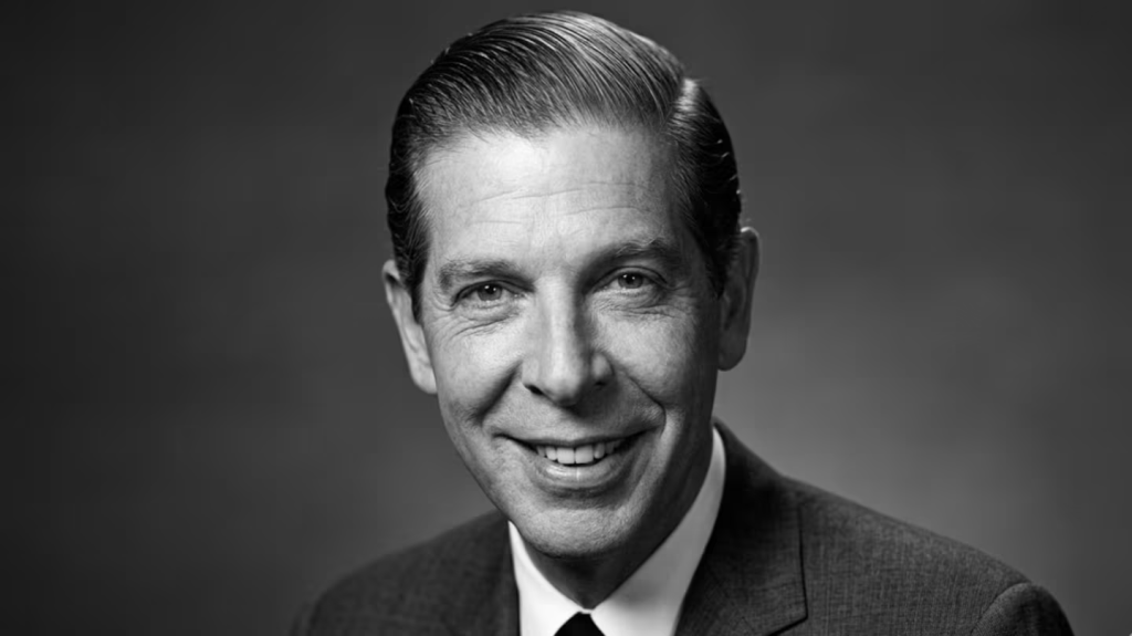 Milton Berle, humorista: &ldquo;Cuando las oportunidades no llamen a tu puerta, construye una&rdquo;