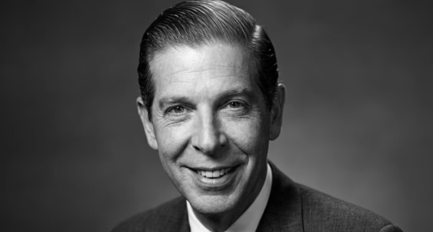 Milton Berle, humorista: &ldquo;Cuando las oportunidades no llamen a tu puerta, construye una&rdquo;