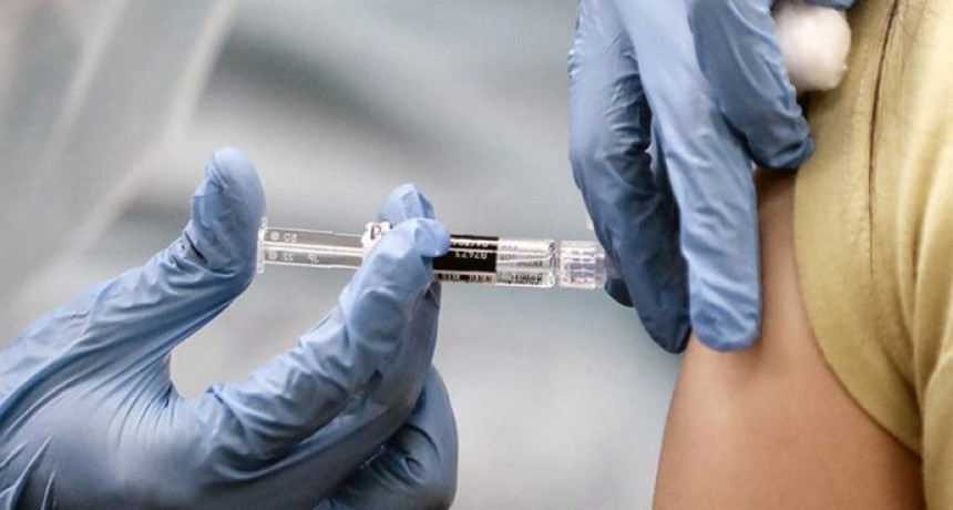Posta de vacunaci&oacute;n exclusiva para personal de Salud