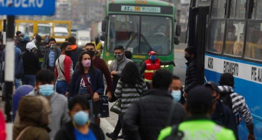 R&eacute;cord de muertes diarias por coronavirus en Per&uacute;, a cuatro d&iacute;as de las elecciones