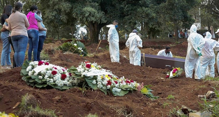 Brasil report&oacute; 4.249 muertes en las &uacute;ltimas 24 horas, un nuevo r&eacute;cord diario
