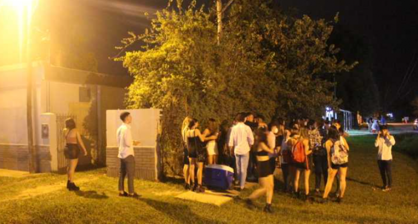 Desalojaron fiestas clandestinas: en una hab&iacute;a m&aacute;s de mil personas