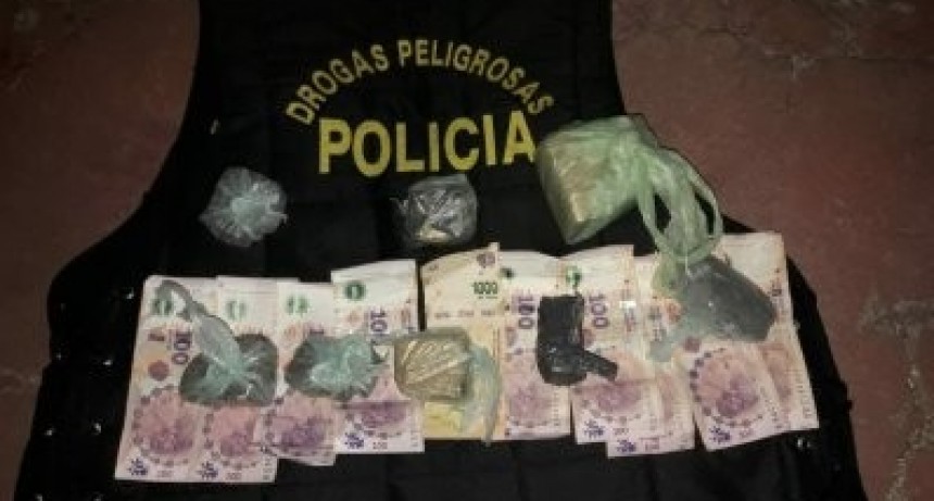 Atrapan a dealer con bochitas de marihuana 