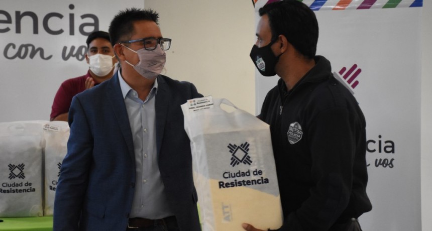 El Intendente de Resistencia entreg&oacute; indumentaria a la Guardia Comunitaria 