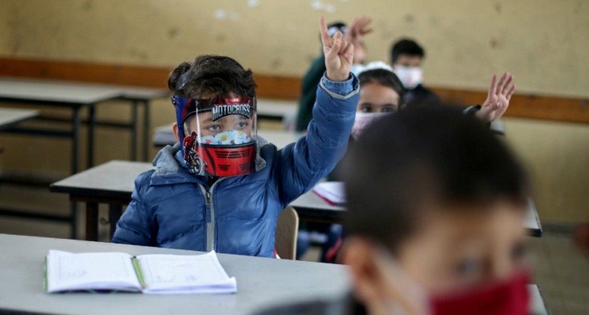 Las medidas en contexto de pandemia alcanzan a escuelas de gesti&oacute;n p&uacute;blica y privada