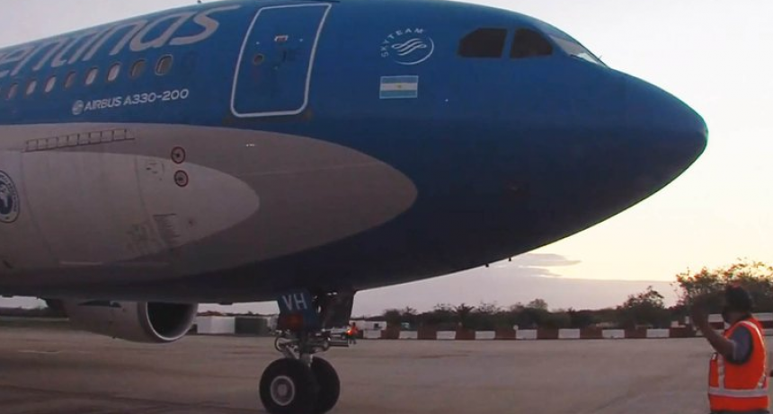 Lleg&oacute; un avi&oacute;n con 384 mil vacunas y esta semana parten dos m&aacute;s 