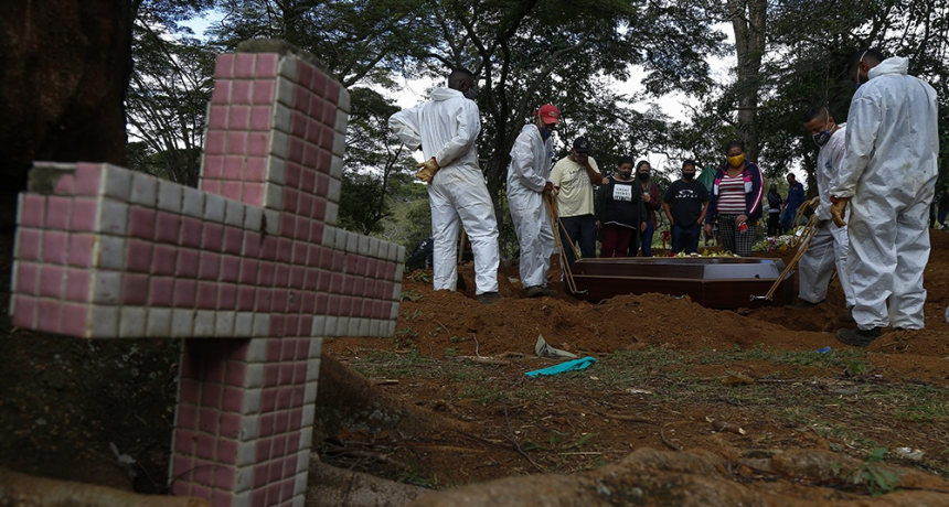 Brasil super&oacute; la barrera de los 400.000 muertos por coronavirus