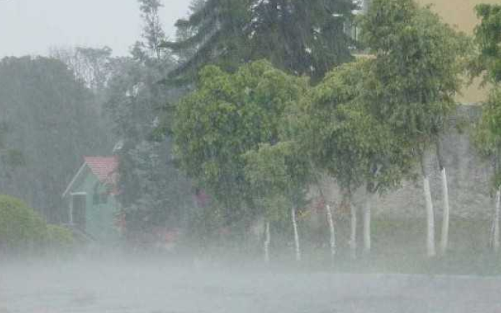 Continúa el alerta meteorológico y se registran complicaciones en Villa Río Bermejito por la tormenta