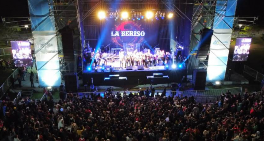 Imponente recital de La Beriso ante 45 mil personas en la vigilia por Malvinas