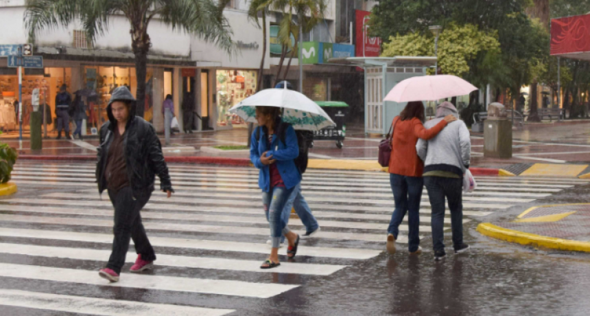 Se esperan lluvias durante todo el domingo y tormentas fuertes para este domingo
