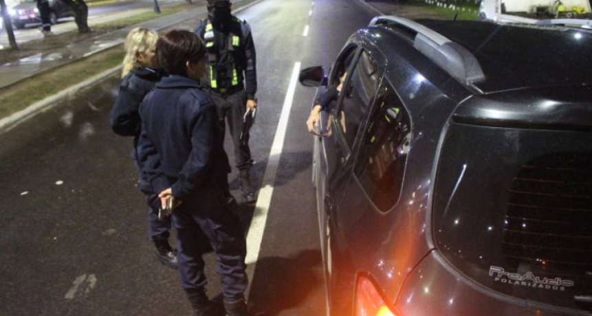 Realizaron 92 multas a conductores sin licencia, seguro, revisión técnica y hasta sin casco