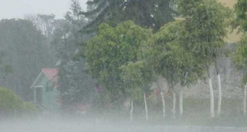 Continúa el alerta meteorológico y se registran complicaciones en Villa Río Bermejito por la tormenta