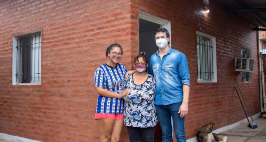 Soluciones habitacionales: vivienda asiste a familias con obras de emergencia