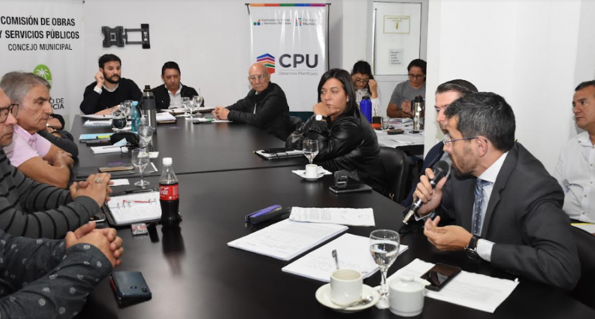 La Comisión de Transporte se reunión para analizar la necesidad de llamar a audiencia pública y licitar las líneas de colectivos