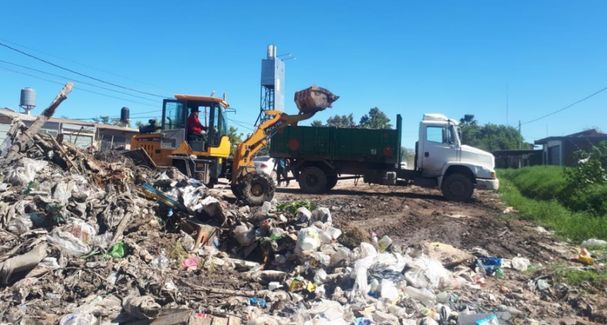 Resistencia erradicó un minibasural y realizó mantenimiento de avenidas 