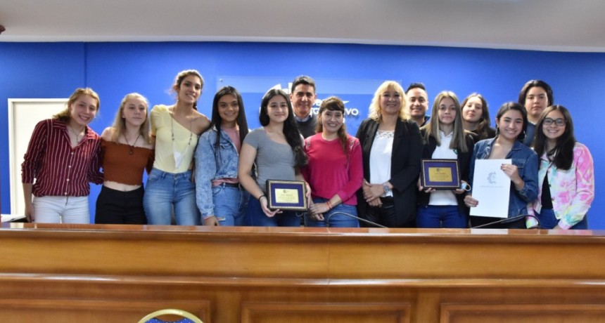 La Legislatura reconoció al plantel de vóley femenino del Club Central Norte