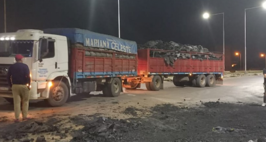 Camionero conducía alcoholizado, terminó volcando en la ruta 16 y lo detuvieron